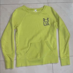 Cute UA sweatshirt with pockets